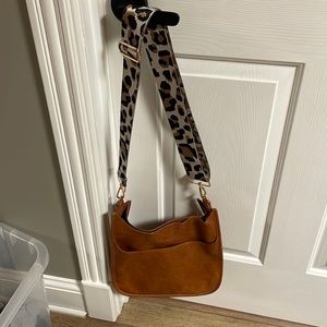 Social Threads crossbody w/leopard strap (not ST)